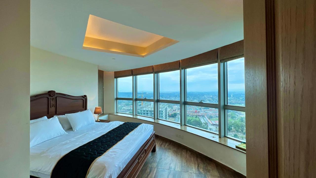 Centaurus Apartment Исламабад Экстерьер фото